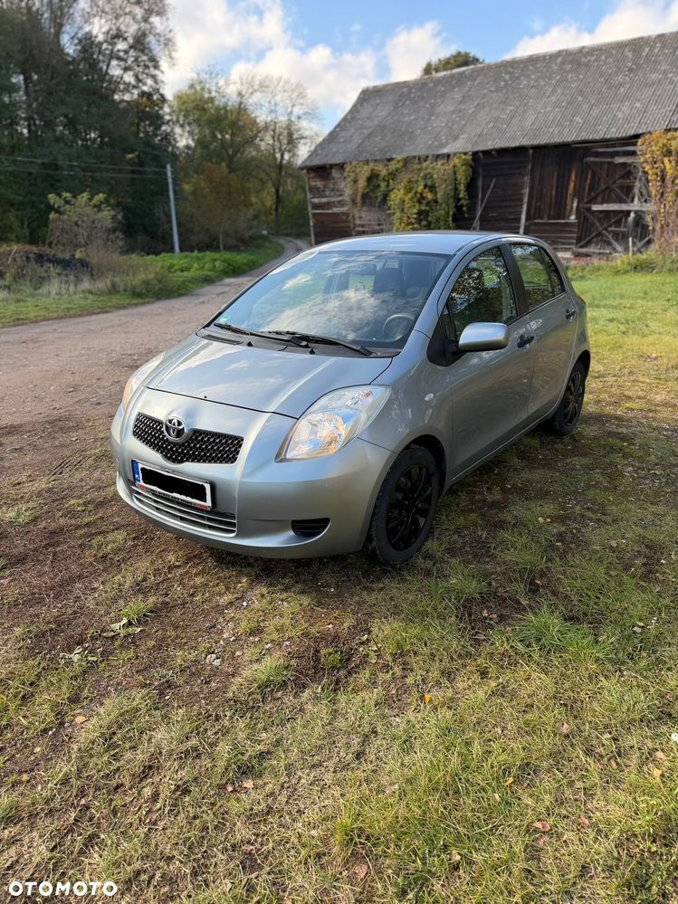 Toyota Yaris - 1