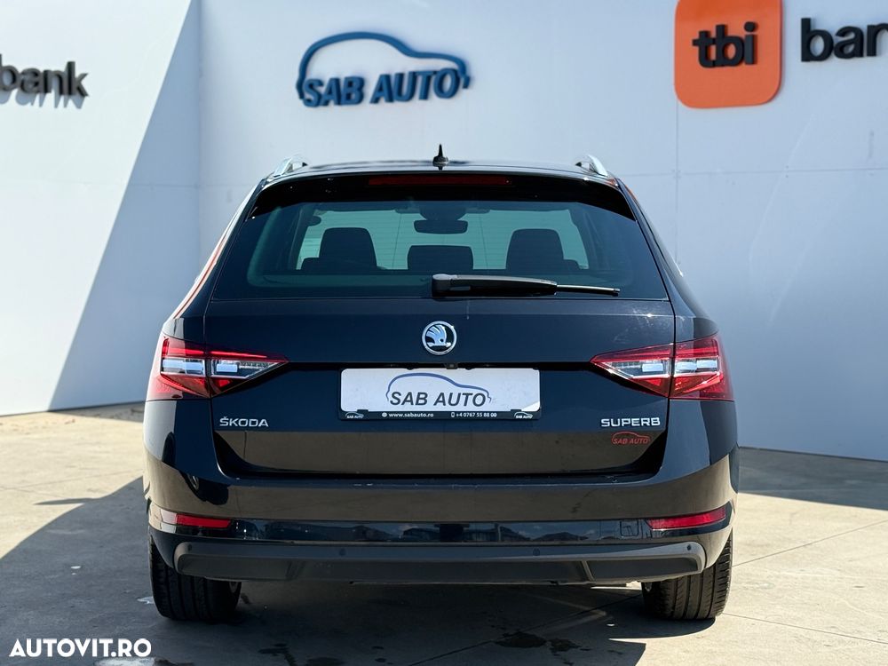 Skoda Superb 2.0 TDI DSG Premium Edition - 27