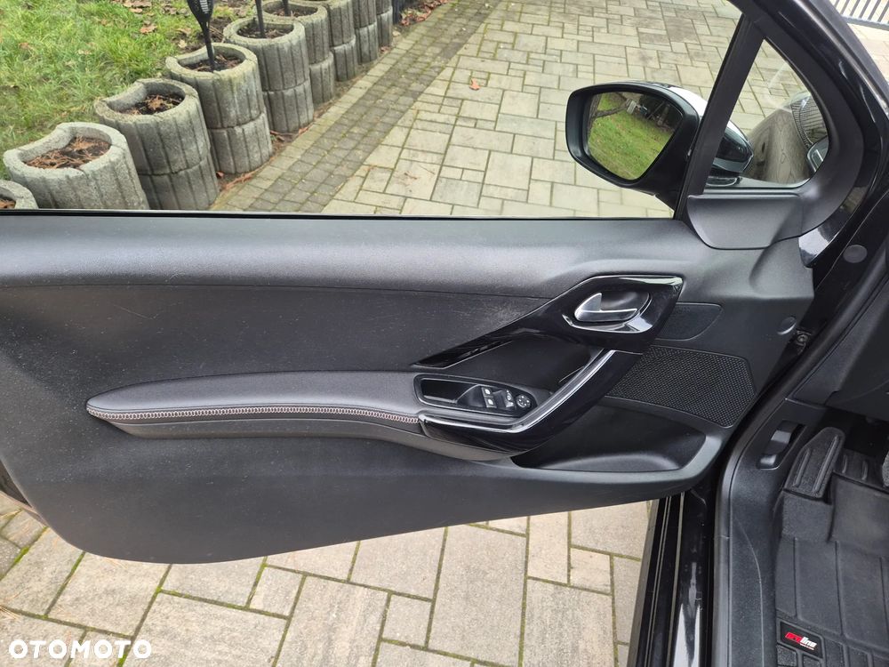 Peugeot 208 e-HDi 92 Stop&Start Style - 17