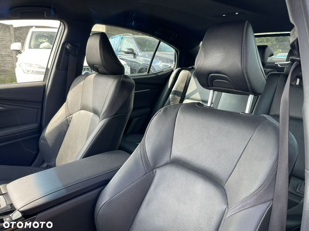 Toyota Camry 2.5 Hybrid Dynamic Force Executive e-CVT - 13
