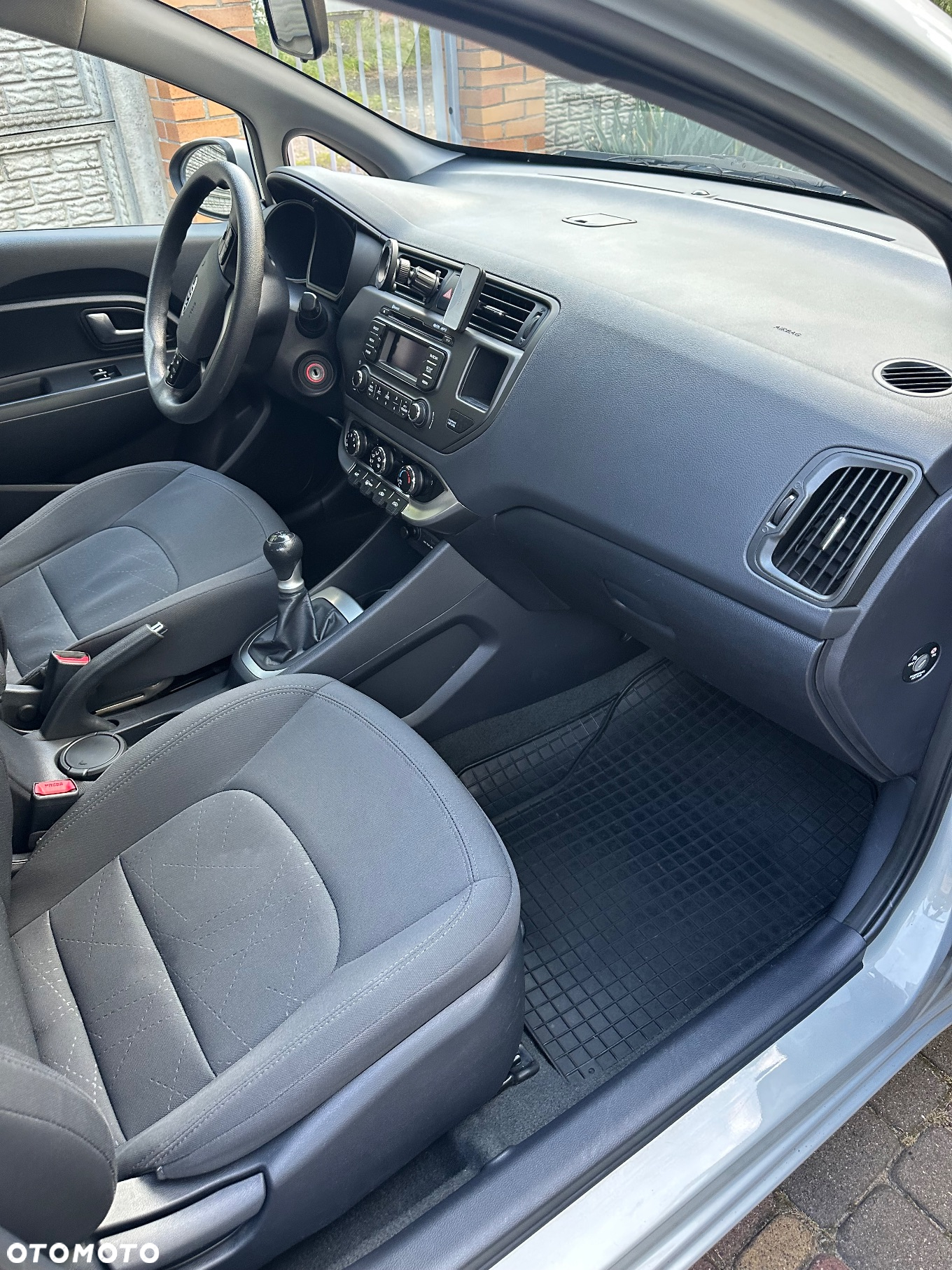 Kia Rio 1.2 L - 4