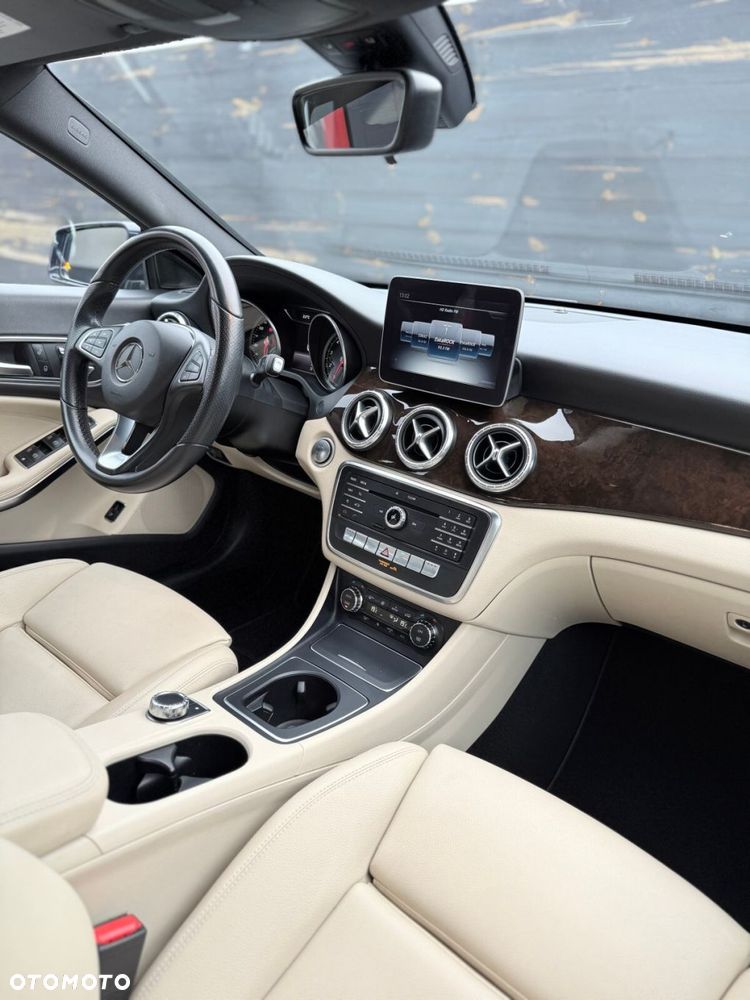 Mercedes-Benz CLA - 34
