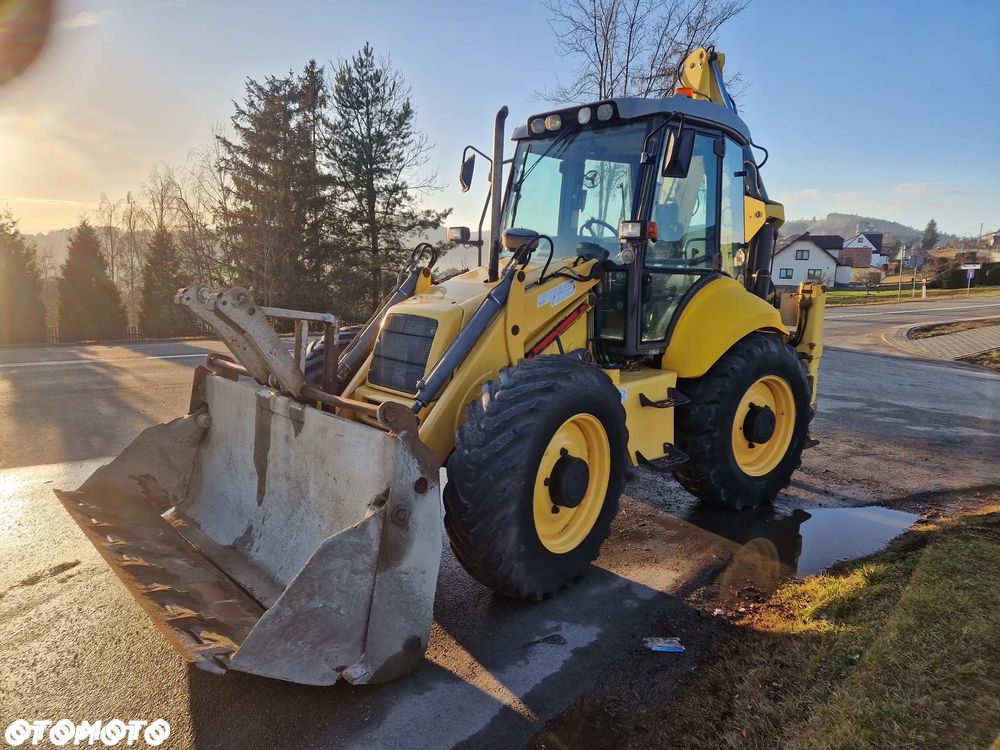 New Holland LB115 - 3