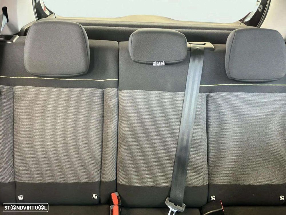 Citroën C3 1.2 PureTech C-Series - 15