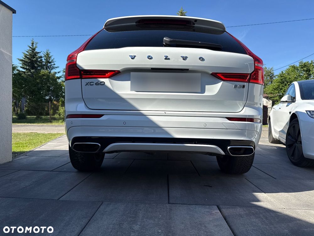 Volvo XC 60 B5 D AWD R-Design - 14