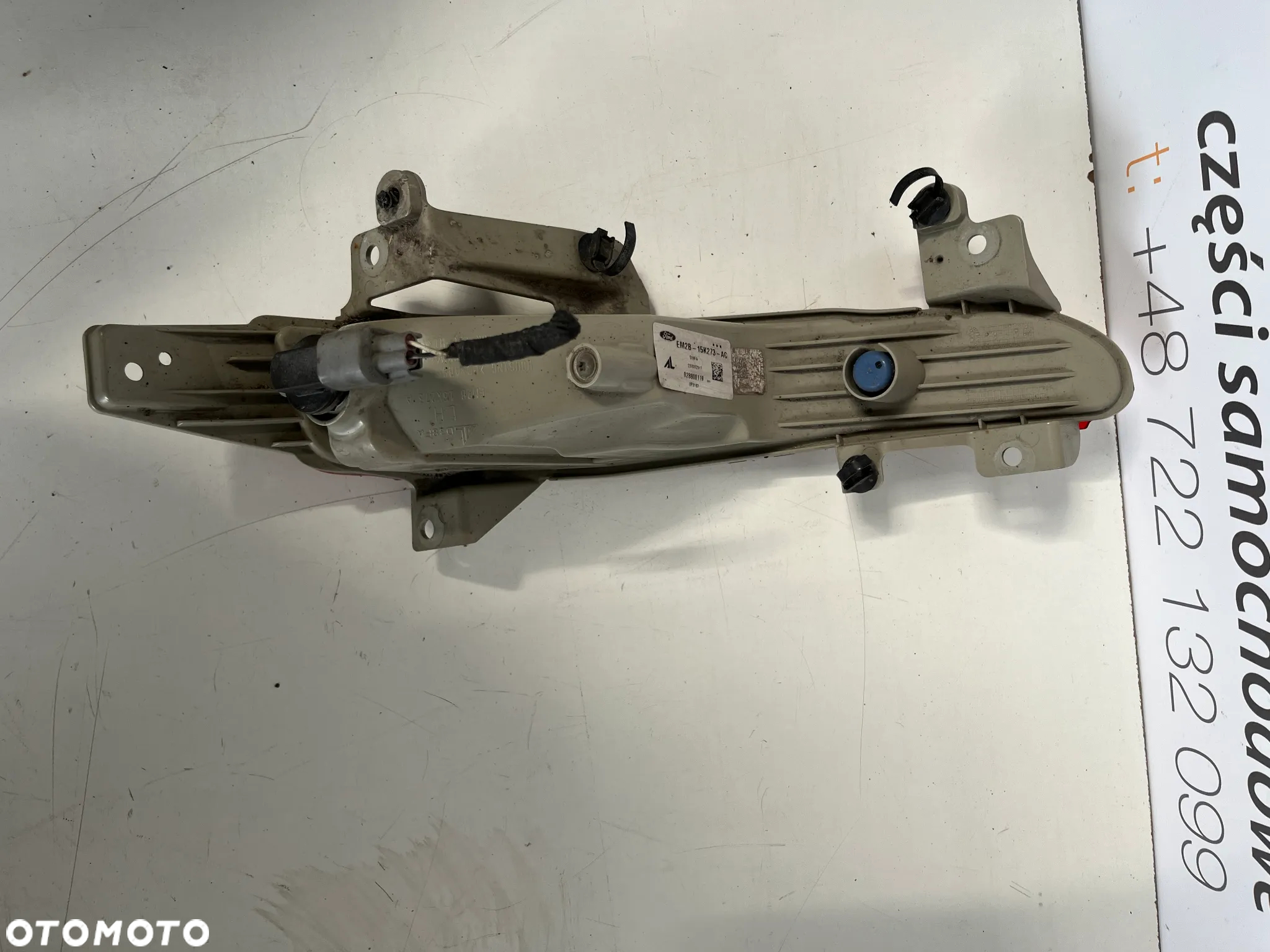 LAMPA PRZECIWMGIELNA LEWY TYŁ FORD S-MAX GALAXY EM2B-15K273-AC - 2