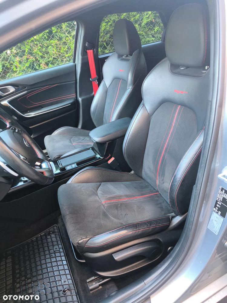 Kia ProCeed - 21