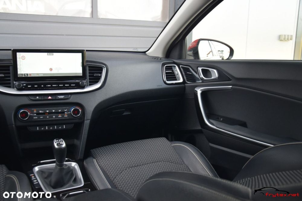 Kia XCeed - 25