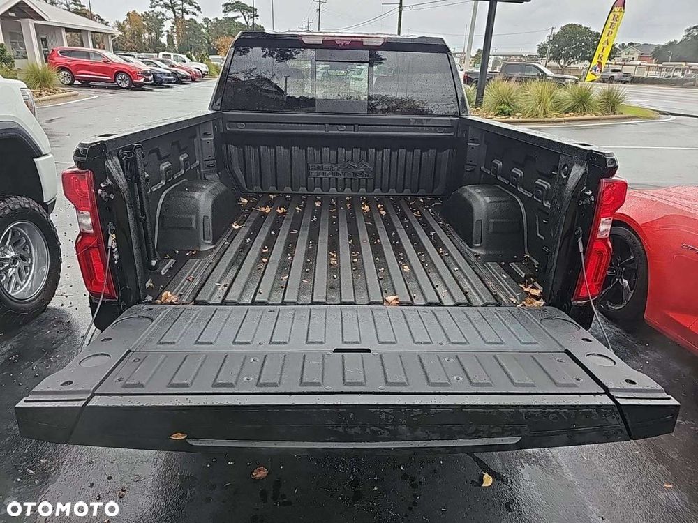 Chevrolet Silverado - 11