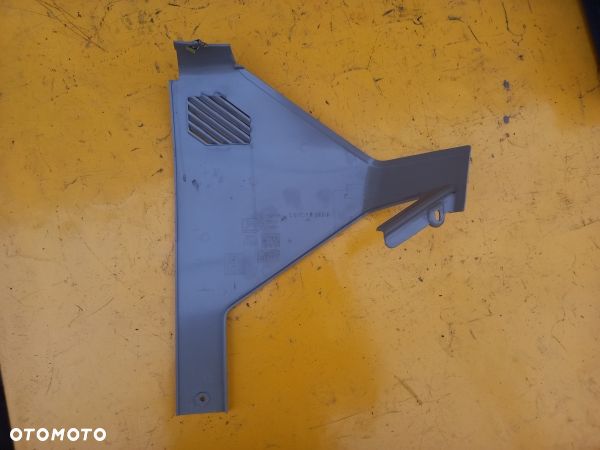 Plastik prawy kolumny kierowniczej John Deere 6620 - 4