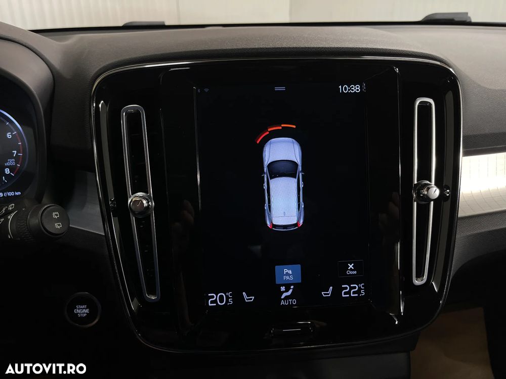 Volvo XC 40 B4 AT8 AWD Mild Hybrid Momentum Pro - 15