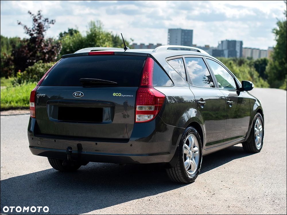 Kia Ceed - 14