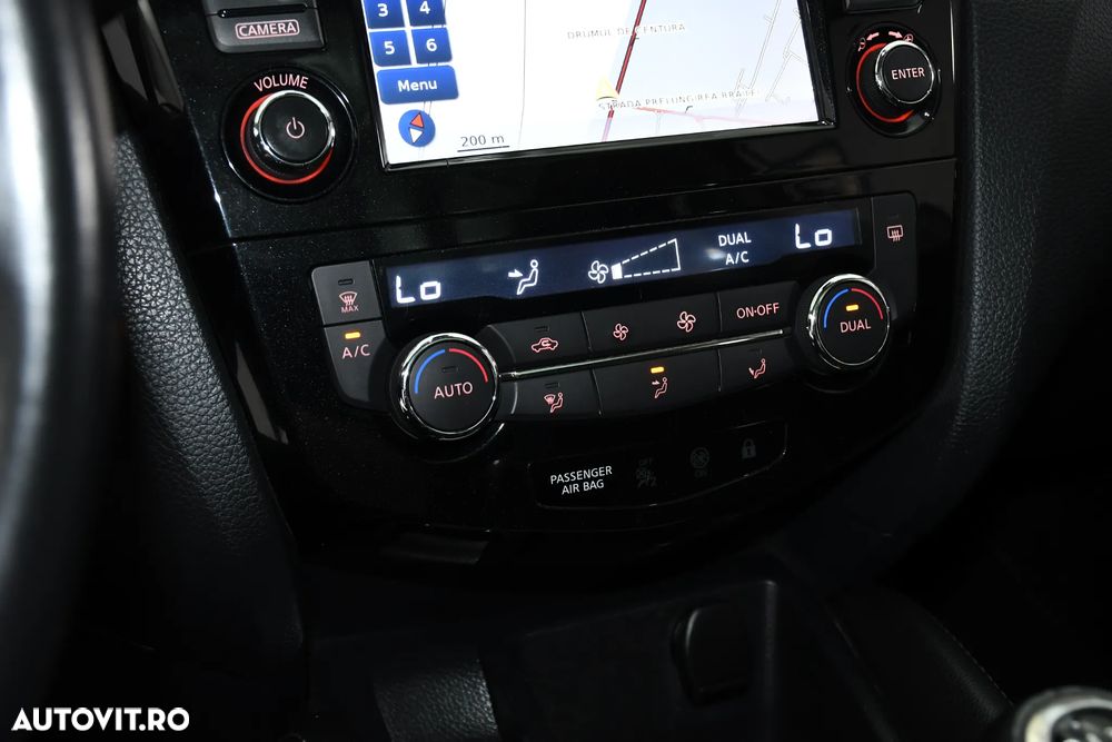 Nissan Qashqai 1.5 DCI N-Connecta - 16
