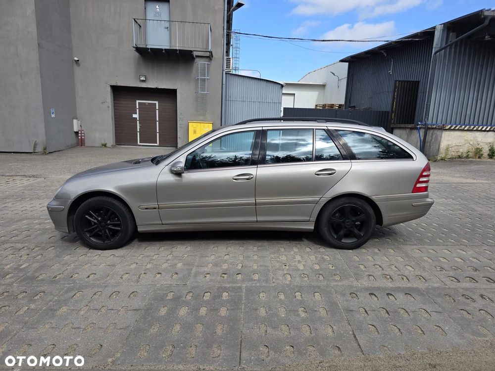 Mercedes-Benz Klasa C 220 T CDI Avantgarde - 11