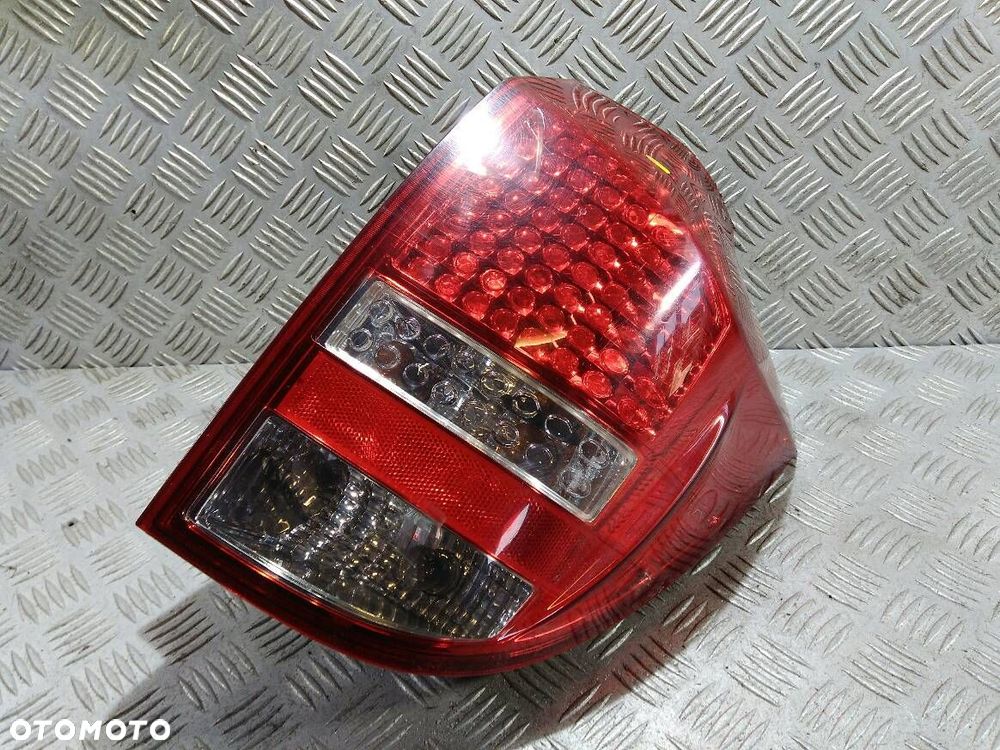 LAMPA PRAWA TYLNA KIA CEED - 1