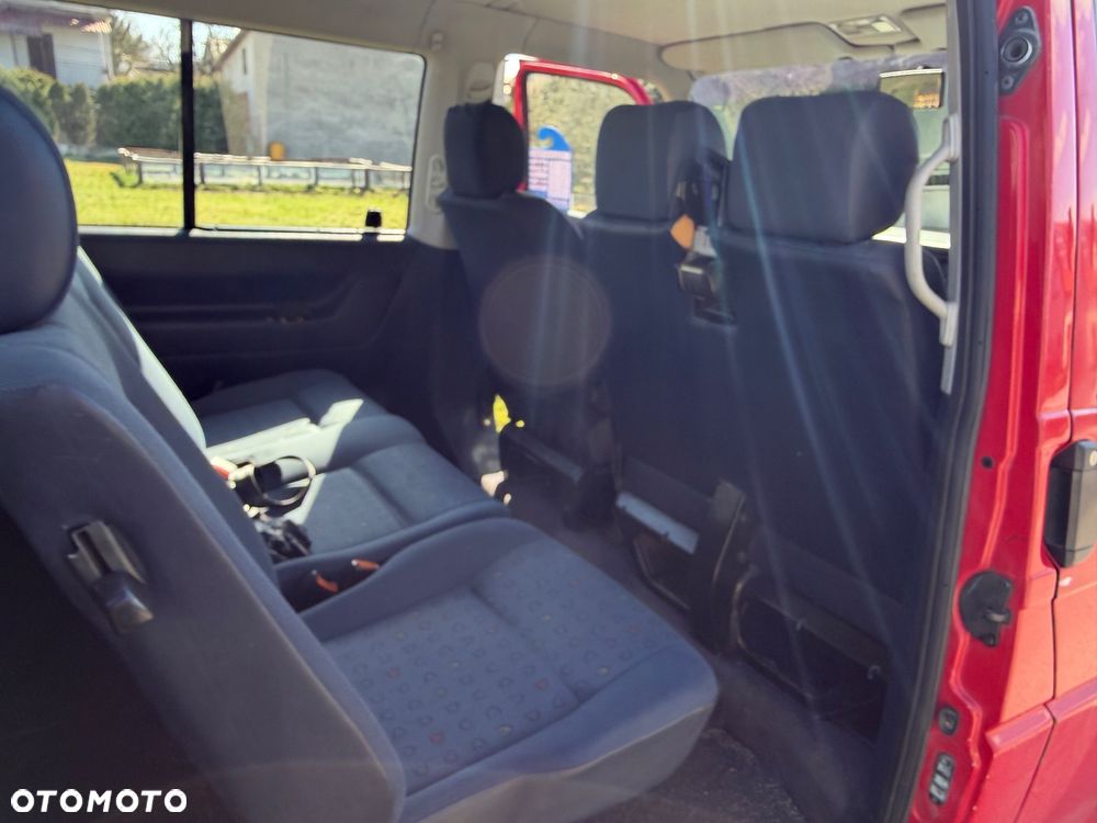 Volkswagen Caravelle Basis / CL - 12