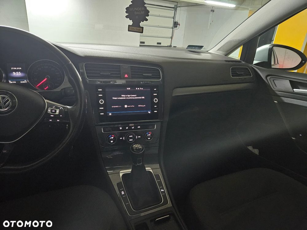 Volkswagen Golf - 10