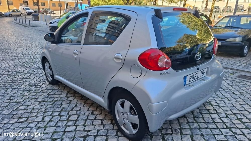 Toyota Aygo 1.0 Plus - 6