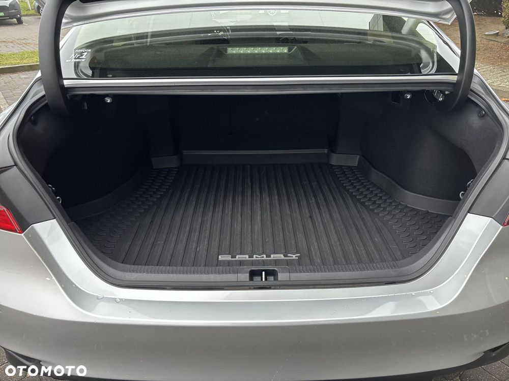 Toyota Camry 2.5 Hybrid Comfort CVT - 14