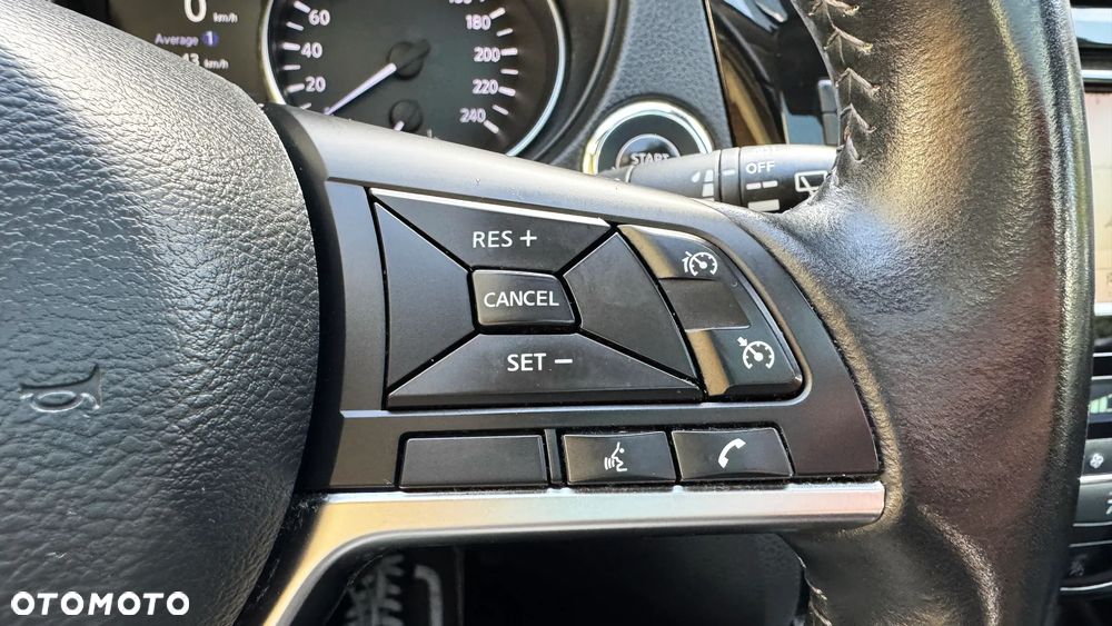 Nissan Qashqai 1.3 DIG-T SHIRO - 28