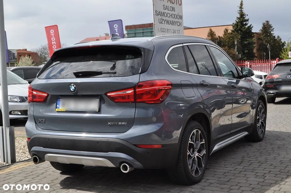 BMW X1 xDrive25i GPF Sport Line sport - 10
