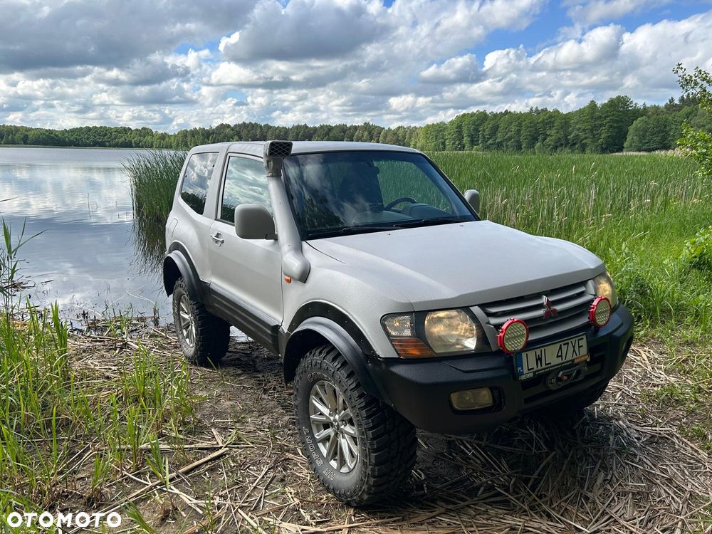 Mitsubishi Pajero - 1