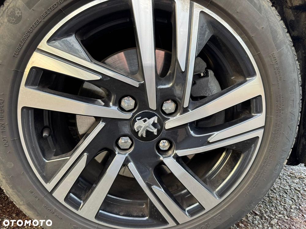 Peugeot 208 1.2 PureTech Active S&S EAT8 - 17