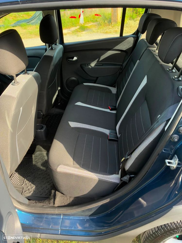 Dacia Sandero 1.5 dCi Stepway - 4