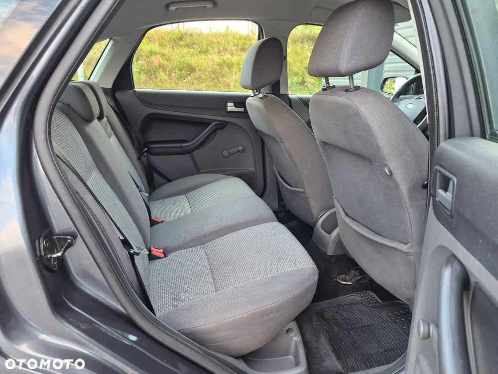 Ford Focus 1.6 16V Fun - 17
