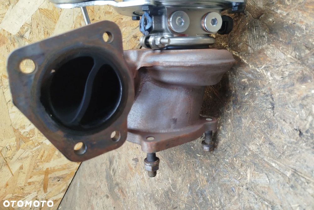 TURBOsprężarka kompletna silnika 2,0Benzyna A20NHT (prawie nowa)  do OPEL insignia a 2,0 Turbo 08- - 6