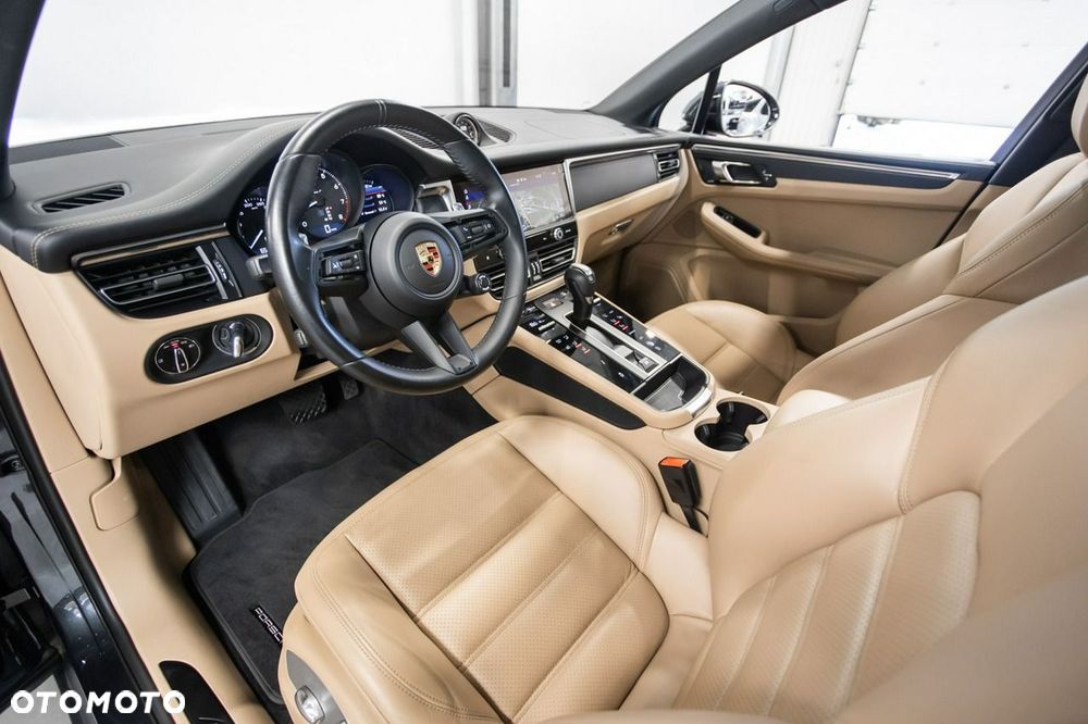 Porsche Macan T - 25