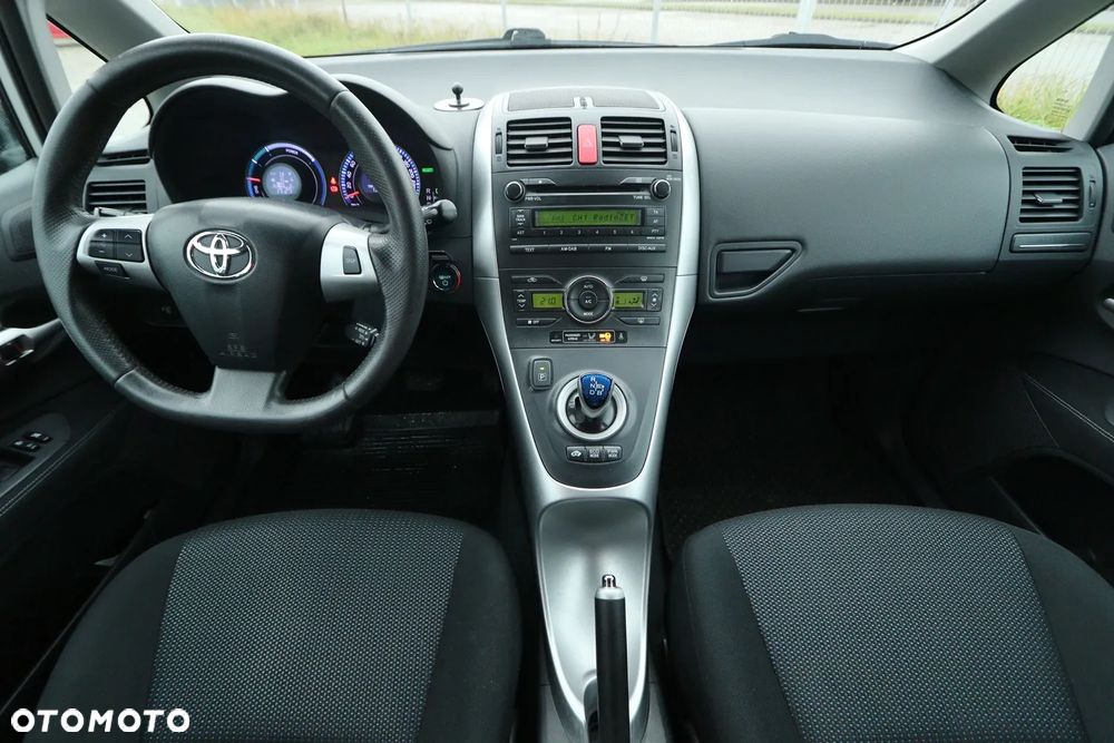 Toyota Auris 1.8 HSD Luna - 2