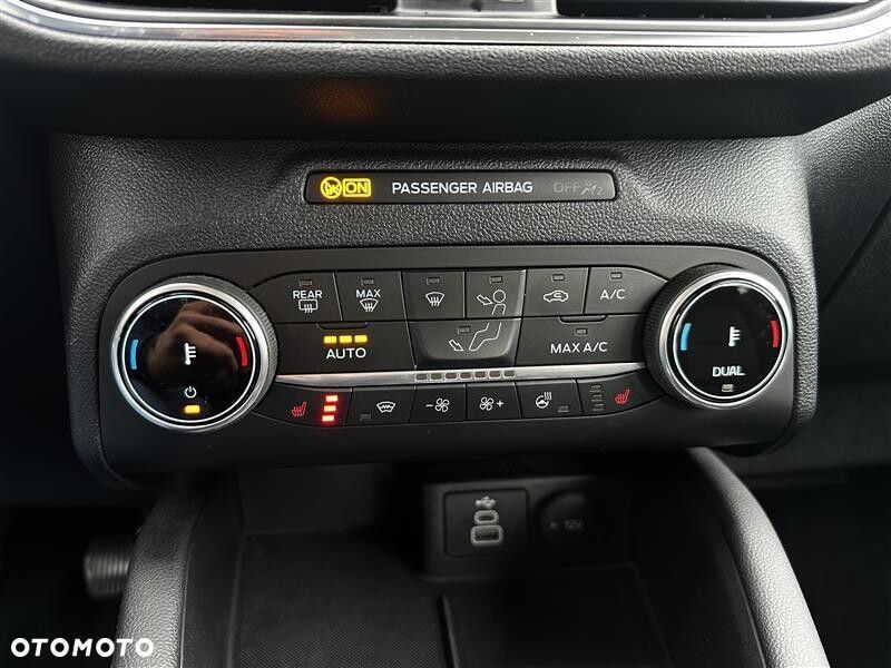 Ford Kuga - 21