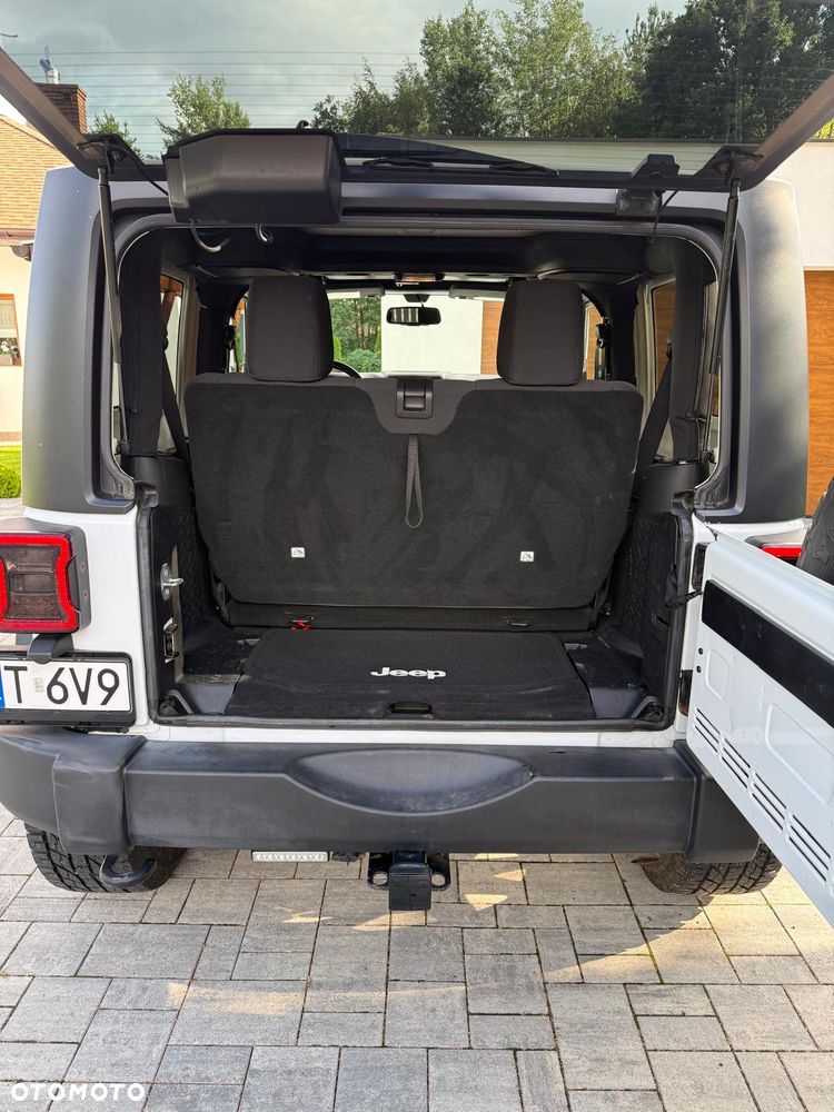 Jeep Wrangler - 5