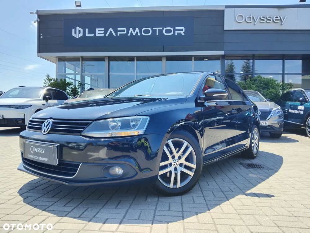 Volkswagen Jetta 2.0 TDI Highline - 1