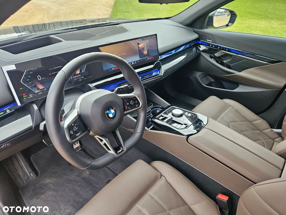 BMW Seria 5 540d xDrive mHEV M Sport - 11