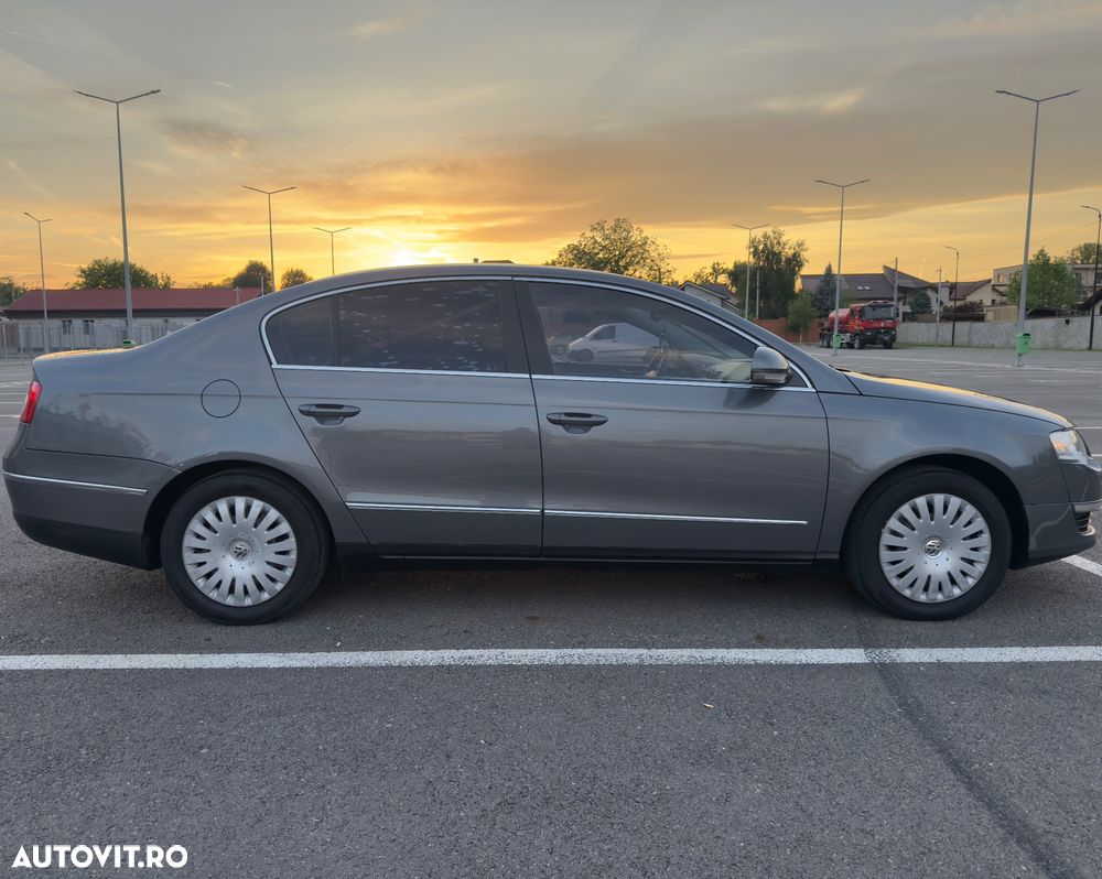 Volkswagen Passat - 1