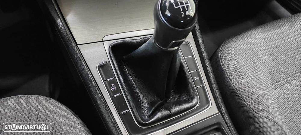 VW Golf Variant 1.6 TDi Sportline - 32