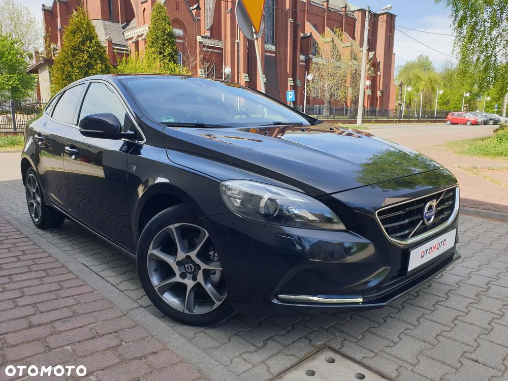 Volvo V40 D2 R Design - 14