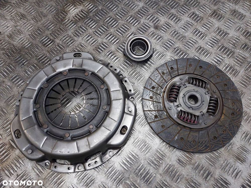 SPRZĘGŁO TARCZA + DOCISK + ŁOŻYSKO OPOROWE KIA BONGO K2700 II 2.7 D - 1