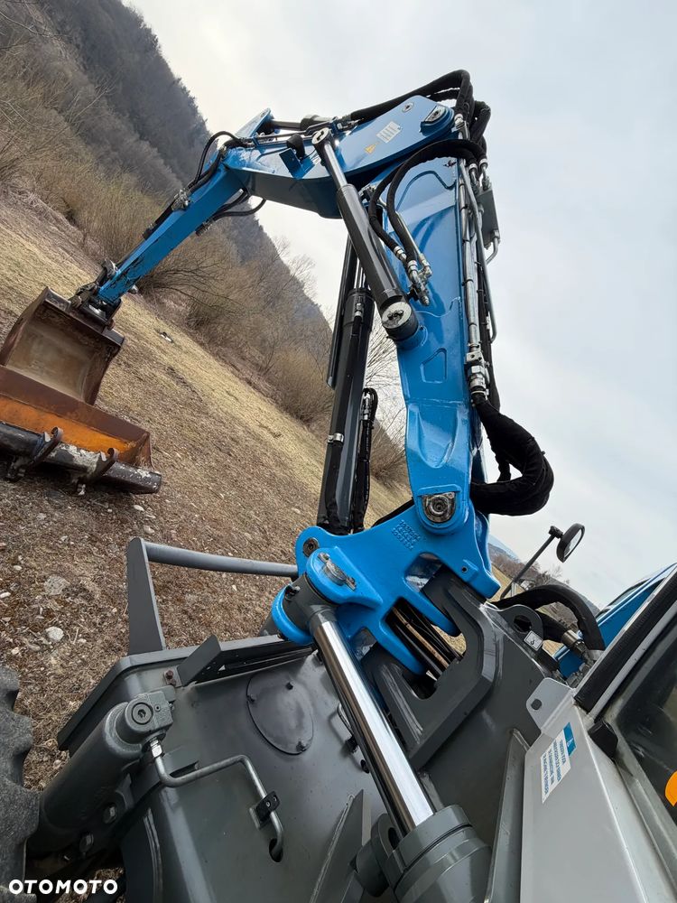 Wacker Neuson EW100 Koparka Kołowa 11 ton. NISKI PRZEBIEG.  3x łamane Ramię. Klima. Pompa ON. 2 Łyżki. Dodatkowe 3 sekcje Hydrauliczne. z upadłośći Norweskiej. Maszyna Jak Nowa z salonu! 2799 mtg. PERKINS silnik 130km. STABILIZATORY Klima. DEKRA 2026r. Książka serwisowa. Szybkozłącze Hydr. Skrętne ramie. Ani deka luzów i wycieków. Pełny Oryginał. Nie picowana na sprzedaż. OKAZJA - 40