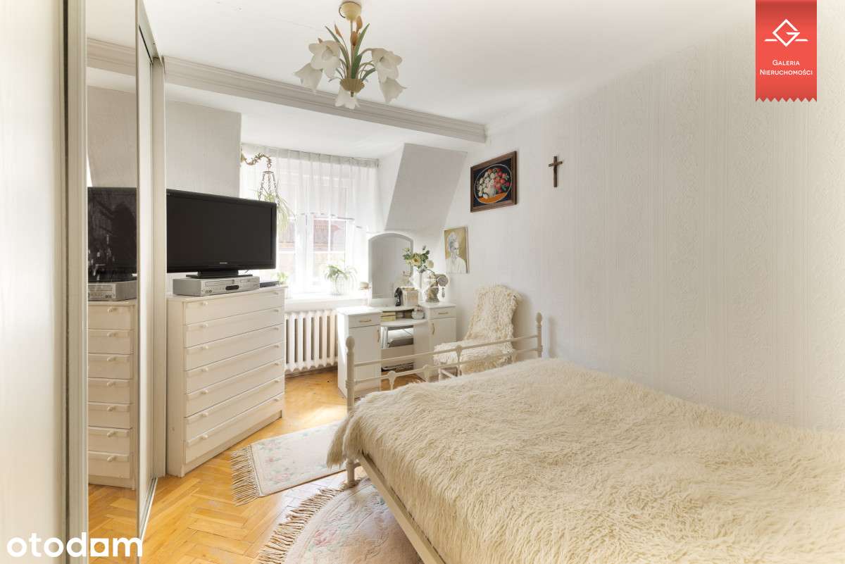 inwestycyjne 3 pokoje w centrum Starówki piwnica