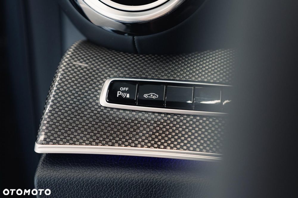 Mercedes-Benz Klasa E AMG 63 S 4-Matic+ - 33