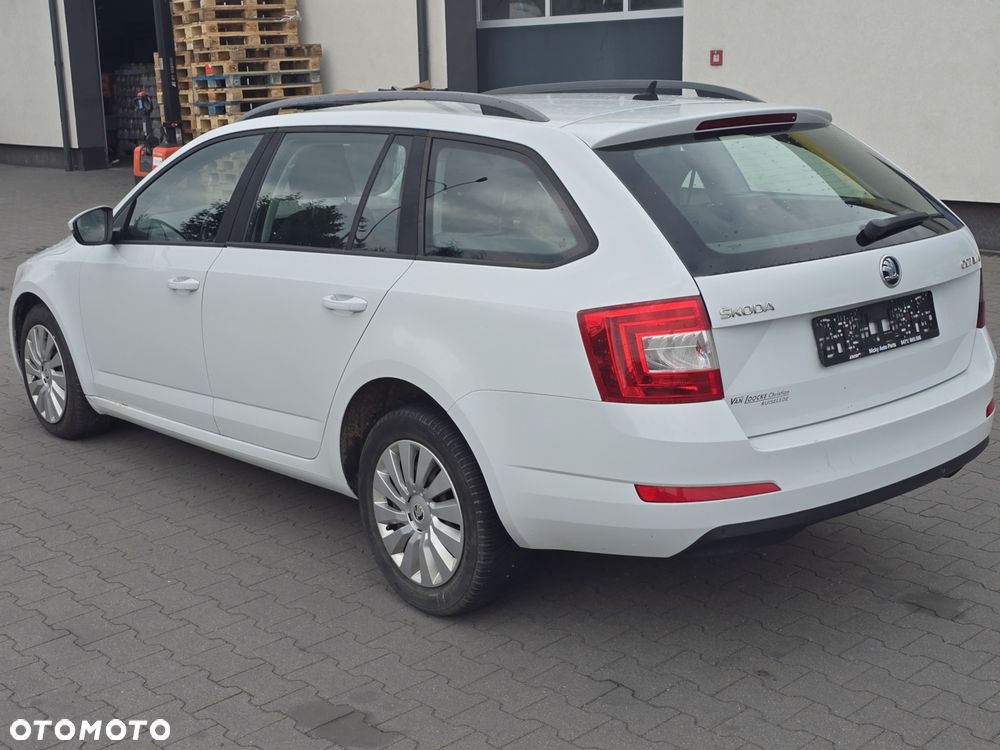 Skoda Octavia 1.6 TDI DPF Ambition - 3