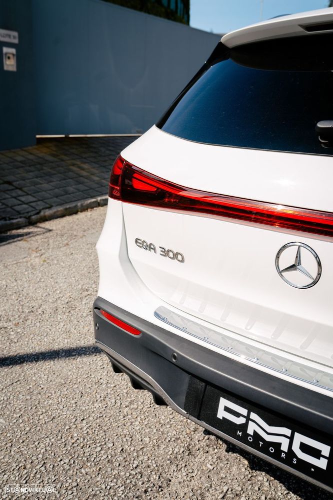 Mercedes-Benz EQA 300 4Matic AMG Line - 12