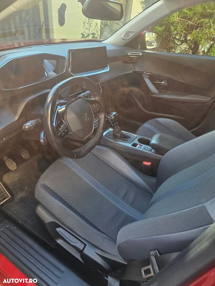 Peugeot 2008 1.2 PureTech Turbo S&S Allure - 12