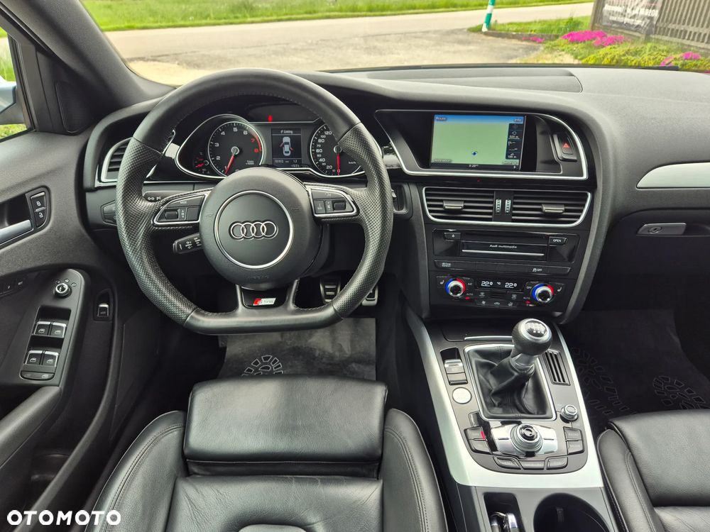Audi A4 Limousine - 13