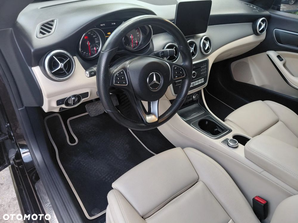 Mercedes-Benz CLA 250 4Matic 7G-DCT AMG Line - 20