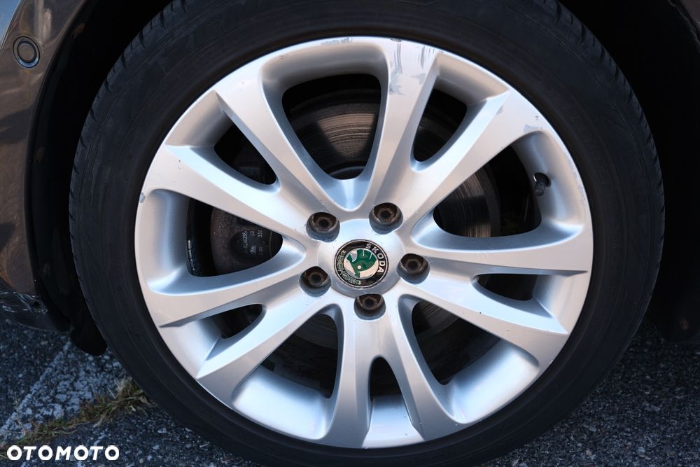 Skoda Superb 2.0 TDI Elegance DSG - 15