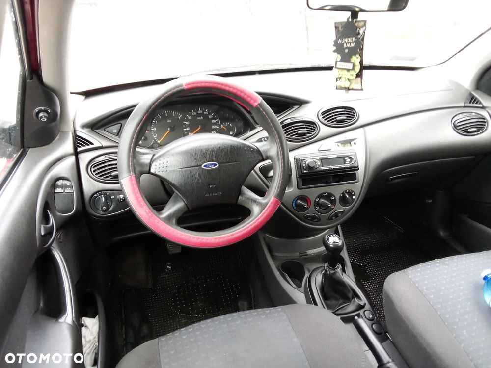 Ford Focus 1.4 Trend - 12